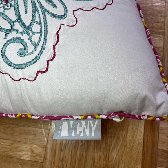 Home VCNY decorative pillow - Picture 2 of 6
